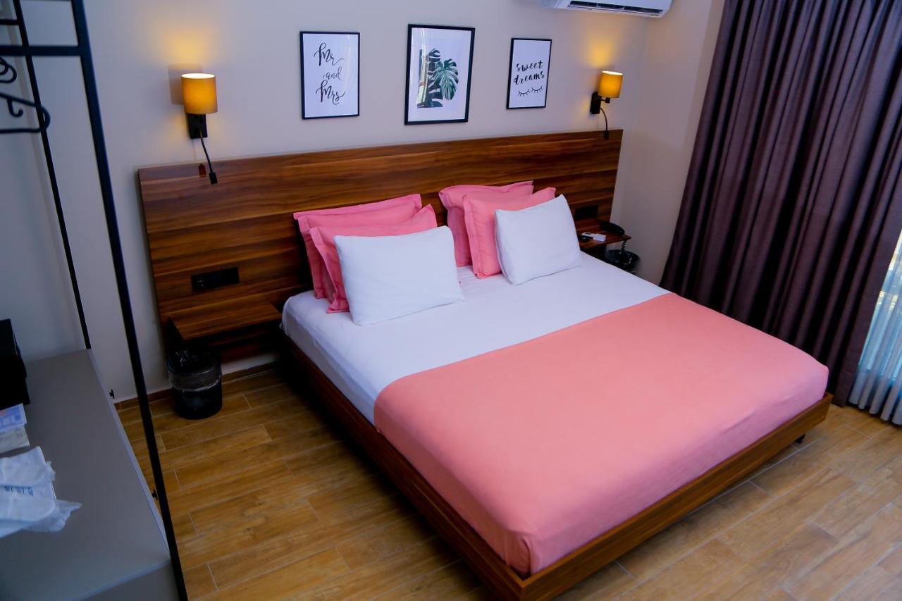 Otel şenyıldız
