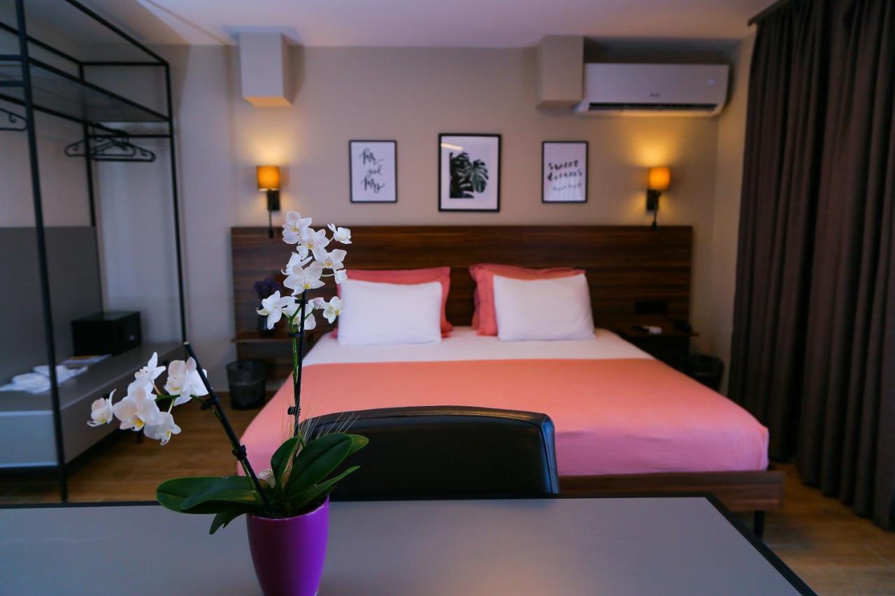 Otel şenyıldız İzmir