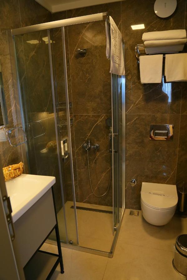 şenyıldız Otel İzmir